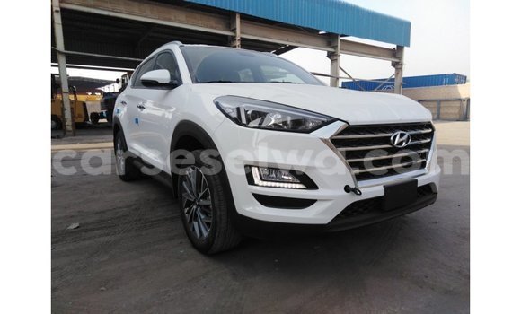 Acheter Import Voiture Hyundai Tucson Blanc à Import - Dubai, East Mahé Acheter Import Voiture Hyundai Tucson Blanc à Import - Dubai, East Mahé