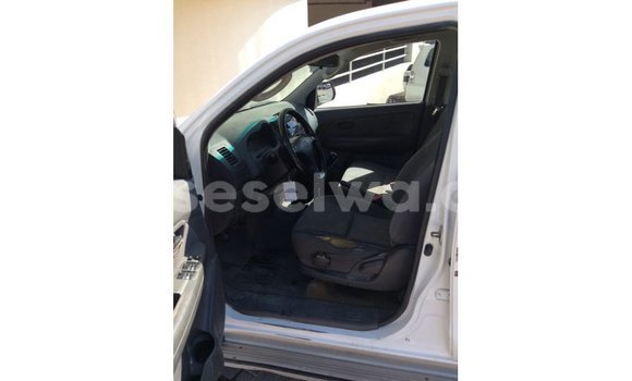 Acheter Import Voiture Toyota Hilux Blanc à Import - Dubai, East Mahé Acheter Import Voiture Toyota Hilux Blanc à Import - Dubai, East Mahé