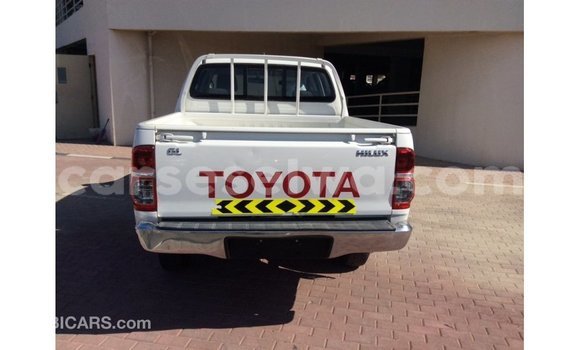 Acheter Import Voiture Toyota Hilux Blanc à Import - Dubai, East Mahé Acheter Import Voiture Toyota Hilux Blanc à Import - Dubai, East Mahé