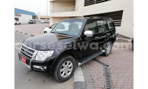Acheter Import Voiture Mitsubishi Pajero Noir à Import - Dubai, East Mahé Acheter Import Voiture Mitsubishi Pajero Noir à Import - Dubai, East Mahé