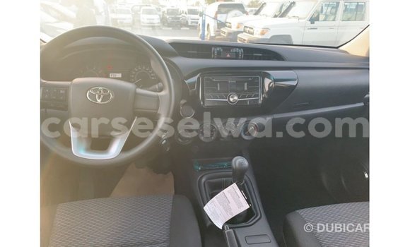 Acheter Import Voiture Toyota Hilux Noir à Import - Dubai, East Mahé Acheter Import Voiture Toyota Hilux Noir à Import - Dubai, East Mahé