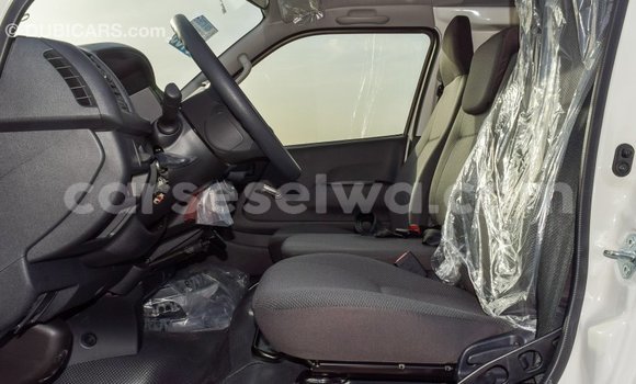 Acheter Import Voiture Toyota Hiace Blanc à Import - Dubai, East Mahé Acheter Import Voiture Toyota Hiace Blanc à Import - Dubai, East Mahé