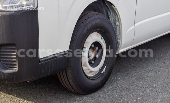 Acheter Import Voiture Toyota Hiace Blanc à Import - Dubai, East Mahé Acheter Import Voiture Toyota Hiace Blanc à Import - Dubai, East Mahé