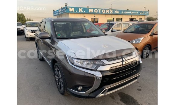 Acheter Import Voiture Mitsubishi Outlander Marron à Import - Dubai, East Mahé Acheter Import Voiture Mitsubishi Outlander Marron à Import - Dubai, East Mahé