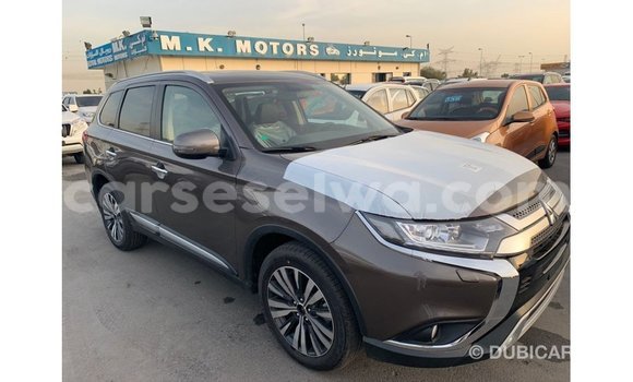 Acheter Import Voiture Mitsubishi Outlander Marron à Import - Dubai, East Mahé Acheter Import Voiture Mitsubishi Outlander Marron à Import - Dubai, East Mahé
