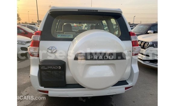 Acheter Import Voiture Toyota Prado Blanc à Import - Dubai, East Mahé Acheter Import Voiture Toyota Prado Blanc à Import - Dubai, East Mahé