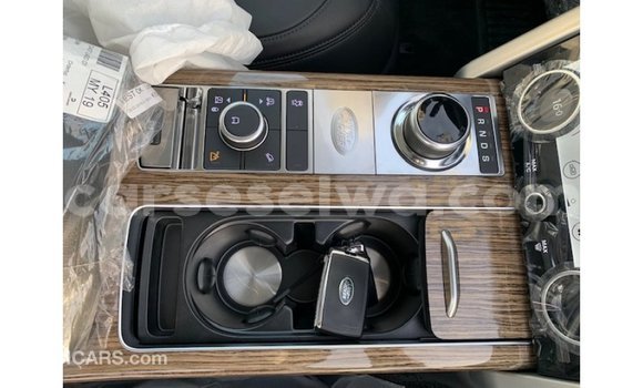 Acheter Import Voiture Land Rover Range Rover Noir à Import - Dubai, East Mahé Acheter Import Voiture Land Rover Range Rover Noir à Import - Dubai, East Mahé