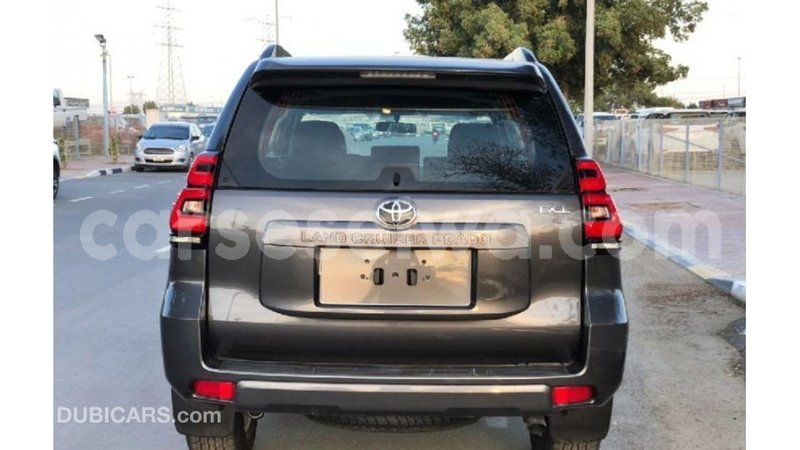 Big with watermark toyota prado east mahe import dubai 5583