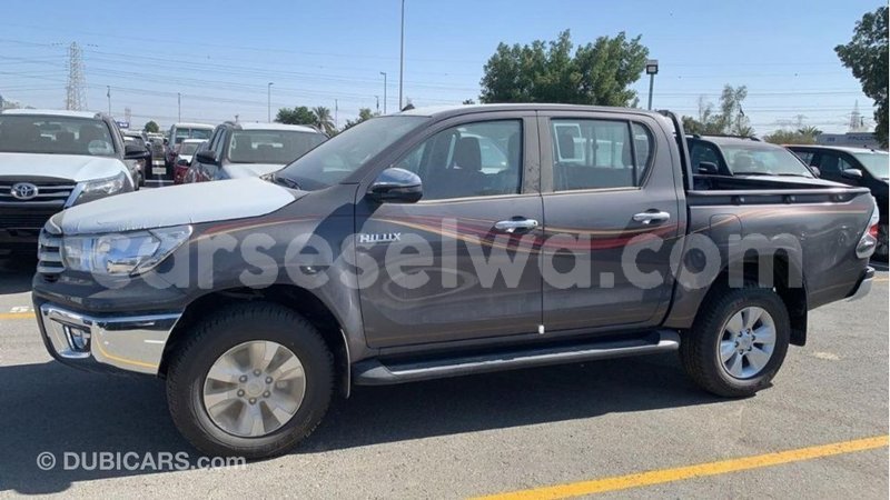 Big with watermark toyota hilux east mahe import dubai 5585