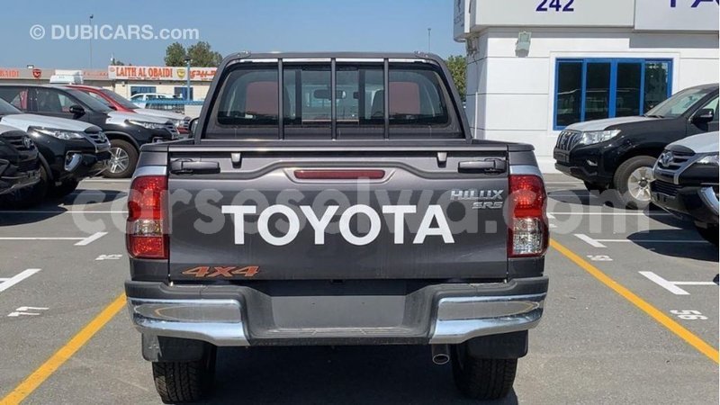 Big with watermark toyota hilux east mahe import dubai 5585
