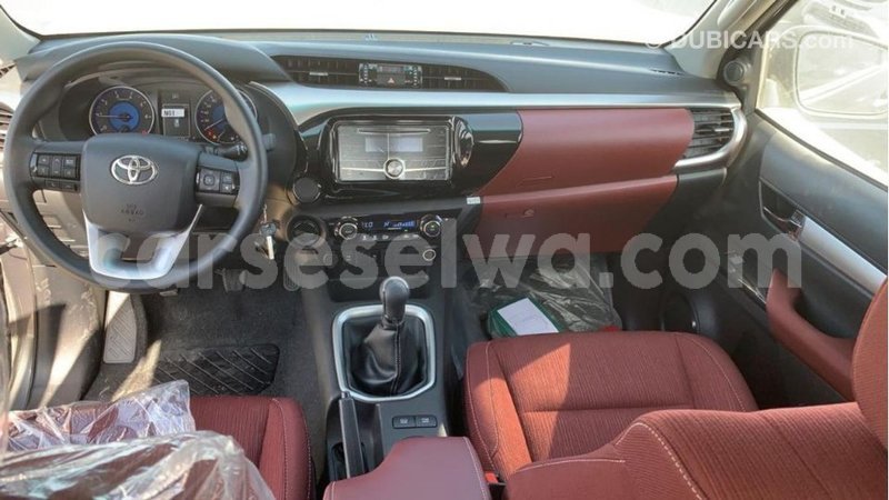 Big with watermark toyota hilux east mahe import dubai 5585