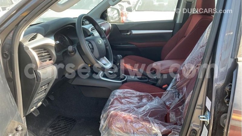 Big with watermark toyota hilux east mahe import dubai 5585