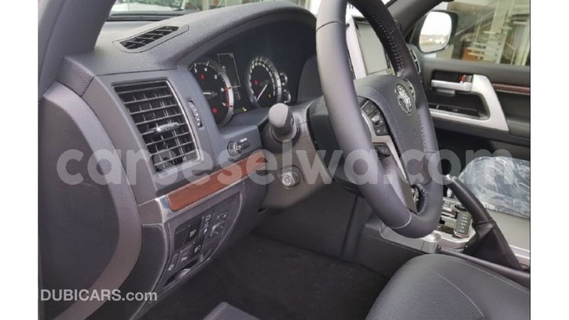 Big with watermark toyota land cruiser east mahe import dubai 5586