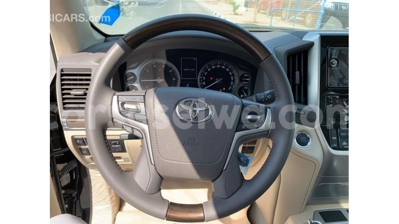 Big with watermark toyota land cruiser east mahe import dubai 5591