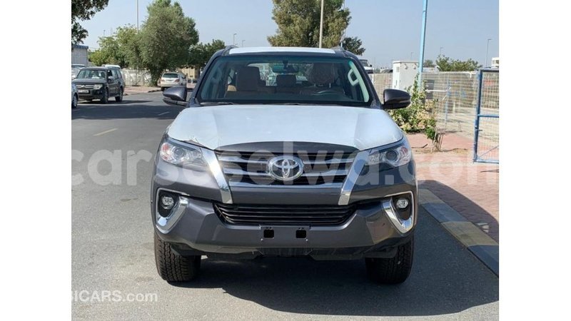 Big with watermark toyota fortuner east mahe import dubai 5592