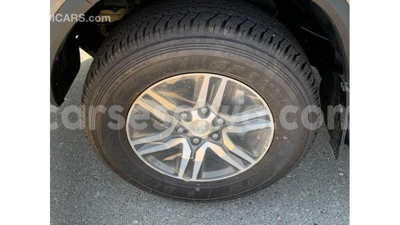 Big with watermark toyota fortuner east mahe import dubai 5592