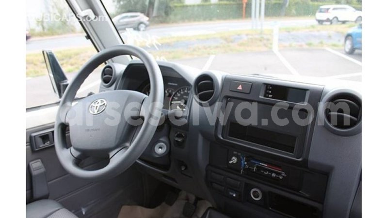 Big with watermark toyota land cruiser east mahe import dubai 5594