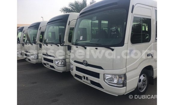 Acheter Import Voiture Toyota Coaster Blanc à Import - Dubai, East Mahé Acheter Import Voiture Toyota Coaster Blanc à Import - Dubai, East Mahé