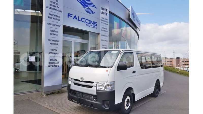 Big with watermark toyota hiace east mahe import dubai 5599