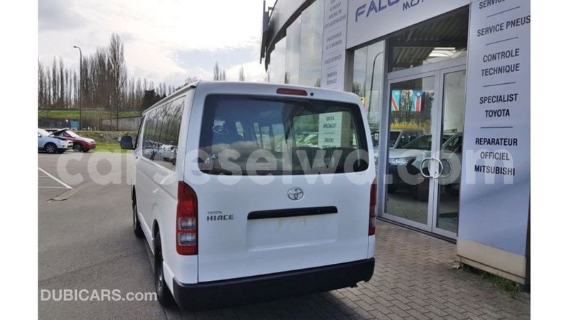 Big with watermark toyota hiace east mahe import dubai 5599