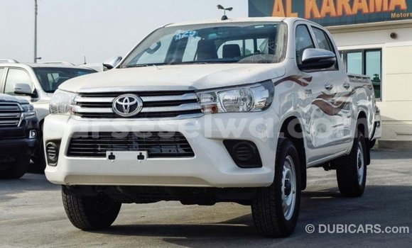 Acheter Import Voiture Toyota Hilux Blanc à Import - Dubai, East Mahé Acheter Import Voiture Toyota Hilux Blanc à Import - Dubai, East Mahé