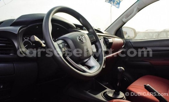 Acheter Import Voiture Toyota Hilux Blanc à Import - Dubai, East Mahé Acheter Import Voiture Toyota Hilux Blanc à Import - Dubai, East Mahé