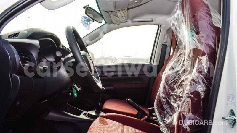 Big with watermark toyota hilux east mahe import dubai 5601