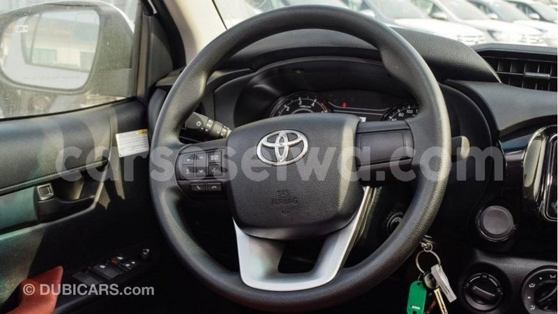 Big with watermark toyota hilux east mahe import dubai 5601