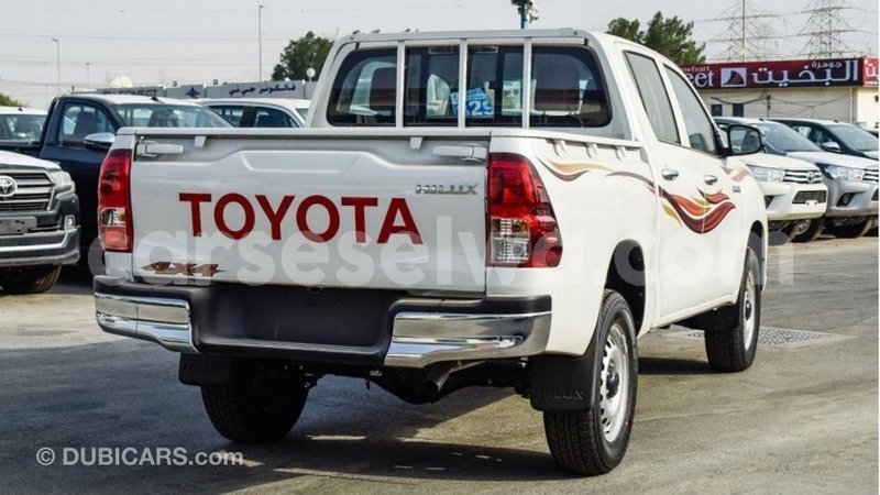 Big with watermark toyota hilux east mahe import dubai 5601