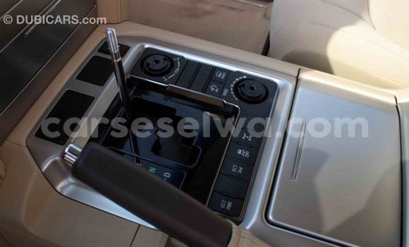 Acheter Import Voiture Toyota Land Cruiser Noir à Import - Dubai, East Mahé Acheter Import Voiture Toyota Land Cruiser Noir à Import - Dubai, East Mahé