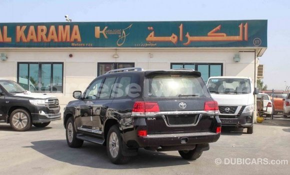 Acheter Import Voiture Toyota Land Cruiser Noir à Import - Dubai, East Mahé Acheter Import Voiture Toyota Land Cruiser Noir à Import - Dubai, East Mahé