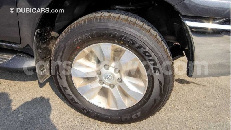 Big with watermark toyota hilux east mahe import dubai 5603