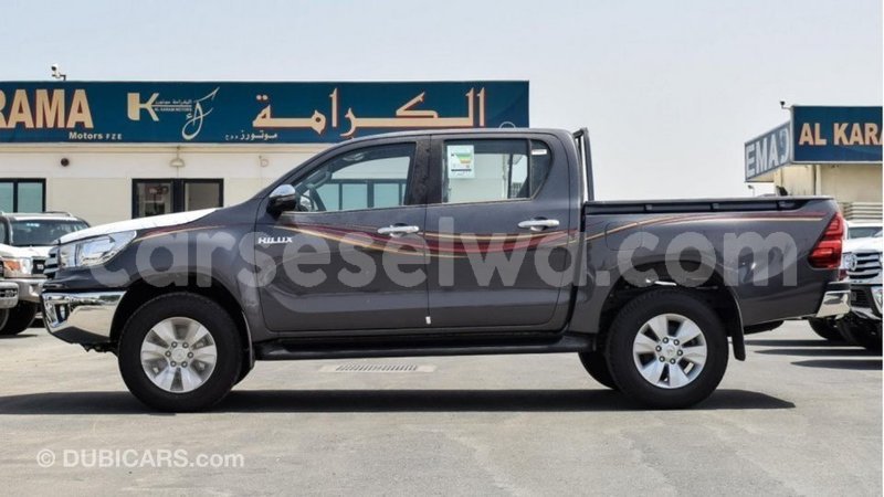 Big with watermark toyota hilux east mahe import dubai 5611