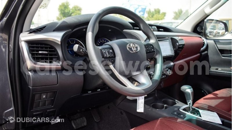 Big with watermark toyota hilux east mahe import dubai 5611