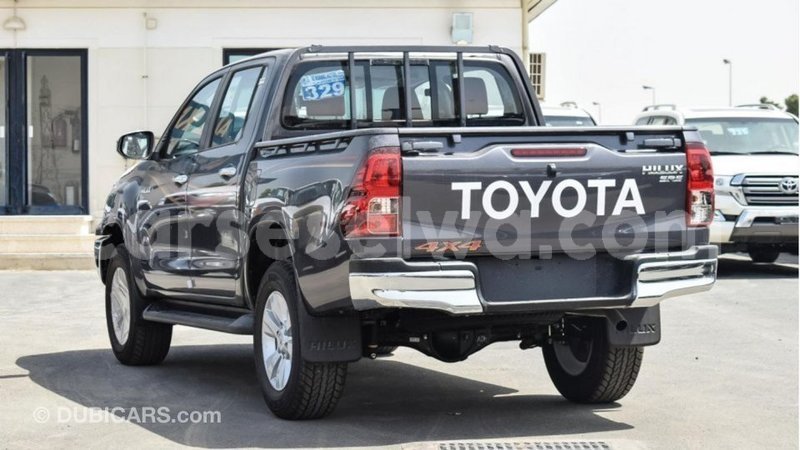 Big with watermark toyota hilux east mahe import dubai 5611