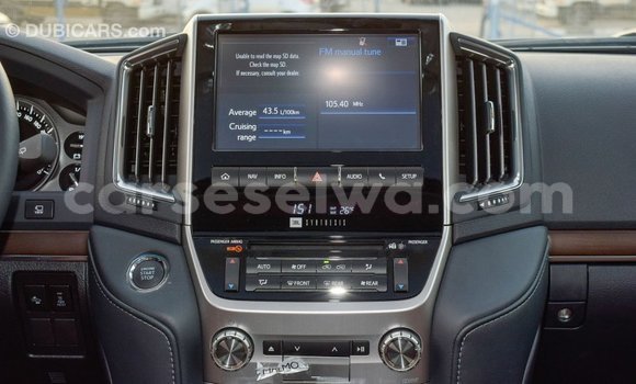 Acheter Import Voiture Toyota Land Cruiser Noir à Import - Dubai, East Mahé Acheter Import Voiture Toyota Land Cruiser Noir à Import - Dubai, East Mahé