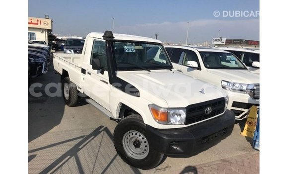 Buy Import Toyota Land Cruiser White Car in Import - Dubai in East Mahé Buy Import Toyota Land Cruiser White Car in Import - Dubai in East Mahé