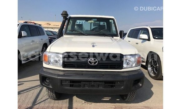 Buy Import Toyota Land Cruiser White Car in Import - Dubai in East Mahé Buy Import Toyota Land Cruiser White Car in Import - Dubai in East Mahé