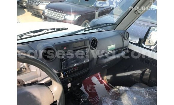Buy Import Toyota Land Cruiser White Car in Import - Dubai in East Mahé Buy Import Toyota Land Cruiser White Car in Import - Dubai in East Mahé