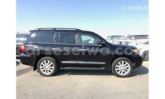 Buy Import Toyota Land Cruiser Black Car in Import - Dubai in East Mahé Buy Import Toyota Land Cruiser Black Car in Import - Dubai in East Mahé