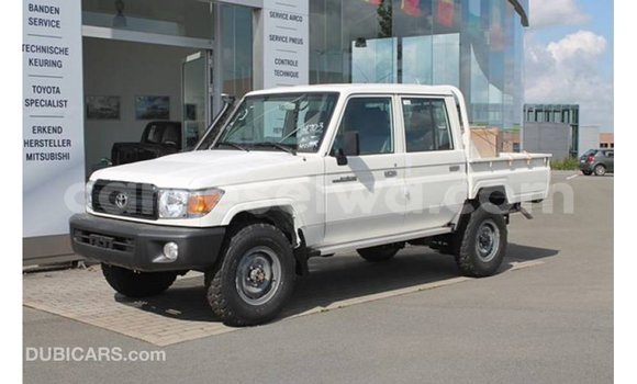 Buy Import Toyota Land Cruiser White Car in Import - Dubai in East Mahé Buy Import Toyota Land Cruiser White Car in Import - Dubai in East Mahé