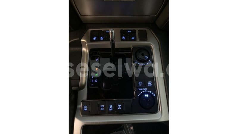 Big with watermark toyota land cruiser east mahe import dubai 5626