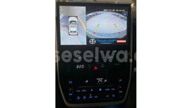 Big with watermark toyota land cruiser east mahe import dubai 5626