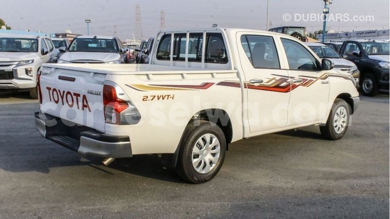 Big with watermark toyota hilux east mahe import dubai 5629