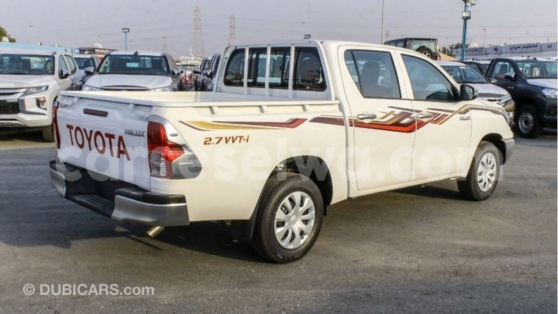 Big with watermark toyota hilux east mahe import dubai 5632