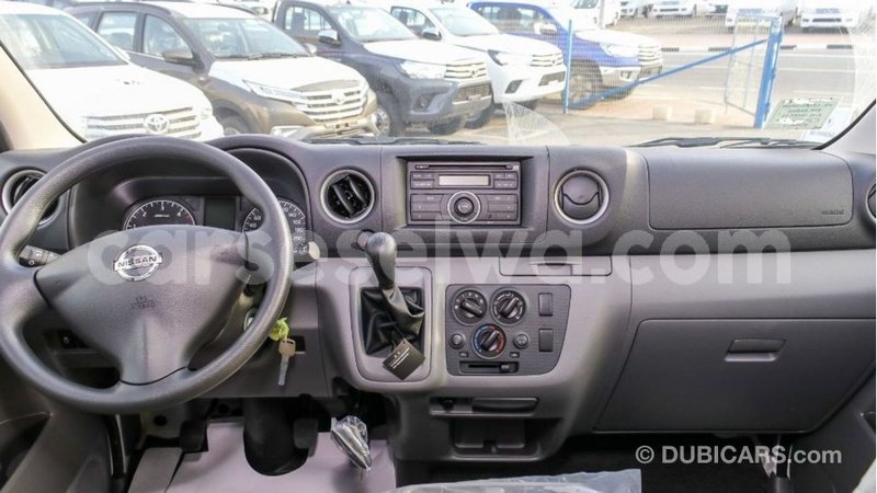 Big with watermark nissan urvan east mahe import dubai 5633