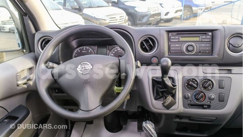 Big with watermark nissan urvan east mahe import dubai 5633