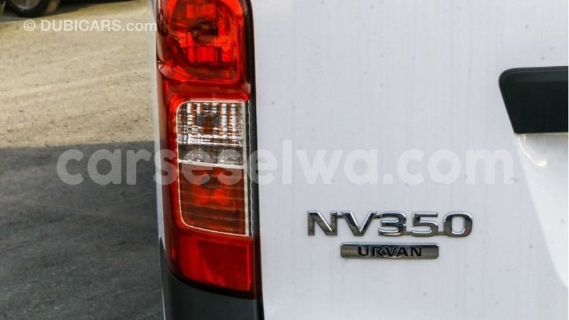 Big with watermark nissan urvan east mahe import dubai 5633