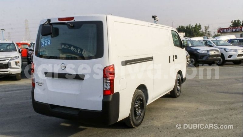Big with watermark nissan urvan east mahe import dubai 5633