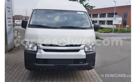 Acheter Import Voiture Toyota Hiace Blanc à Import - Dubai, East Mahé Acheter Import Voiture Toyota Hiace Blanc à Import - Dubai, East Mahé